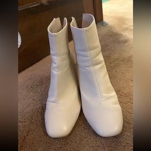 White heel boots